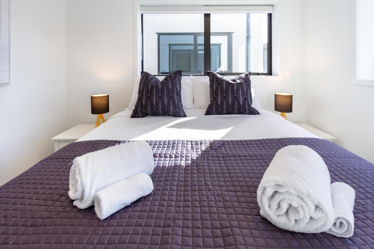 Central City Awaits 2 Bed 2 Bath With Carpark ไครสต์เชิร์ช ภายนอก รูปภาพ